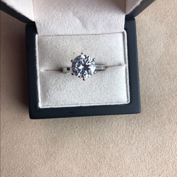 COPY - Best Valentines Gift ever, Size 8, Engagem… - Picture 2 of 8